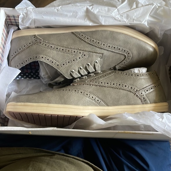 Ben Sherman Nicholas wingtip Oxford Shoes - Picture 2 of 4